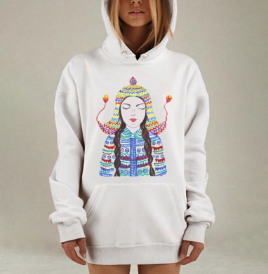 Девушка в яркой вязаной шапочке с косами голубой фон, Hoodie Mjhigh Dig, оверсайз, утепленная