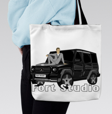 Мужчина на черном автомобиле в элегантной позе Fort Studio, Сумка с ручкой и внутренним карманом на молнии