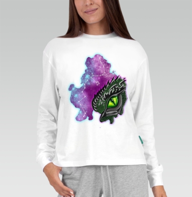 Мистический зелёный глаз дракона с космическим фоном галактики, Футболка лонгслив женская белая