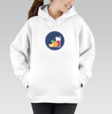 Свежий апельсиновый сок с ягодами на синем фоне, Толстовка / Женская/ Оверсайз / Начес / Белая / C принтом