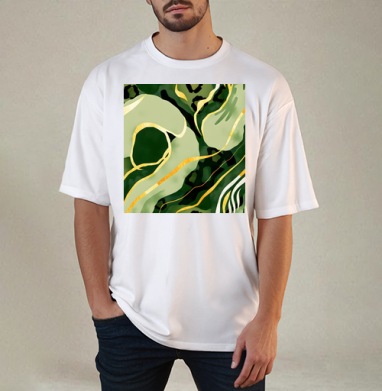 Золотые изгибы на зеленом анималистичном фоне / Golden curves on green animal background, Футболка / Мужчинам / Оверсайз / Белая / C принтом