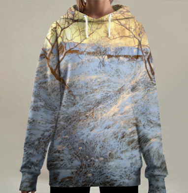 Зимний золотой рассвет с заснеженными деревьями и домами, Hoodie Long Oversize 3D