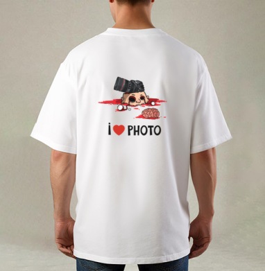 Черная сатирическая сцена о фанатичной любви к фото I LOVE PHOTO, Футболка / Мужская / Оверсайз / С принтом на спине