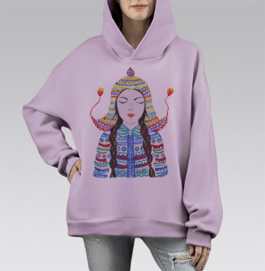 Девушка в яркой вязаной шапочке с косами голубой фон, Hoodie Mono Fiolet, оверсайз, утепленная