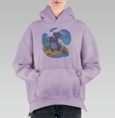 Заботливая бегемотиха с малышом возле воды у травы, Hoodie Oversize Fiolet, утепленная