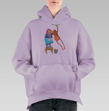 Зимняя дружба: женщина и игривая обезьяна, Hoodie Oversize Fiolet, утепленная